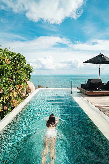 Choosing between glamping and traditional pitches
